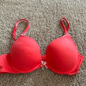 Pink Victoria’s Secret bra